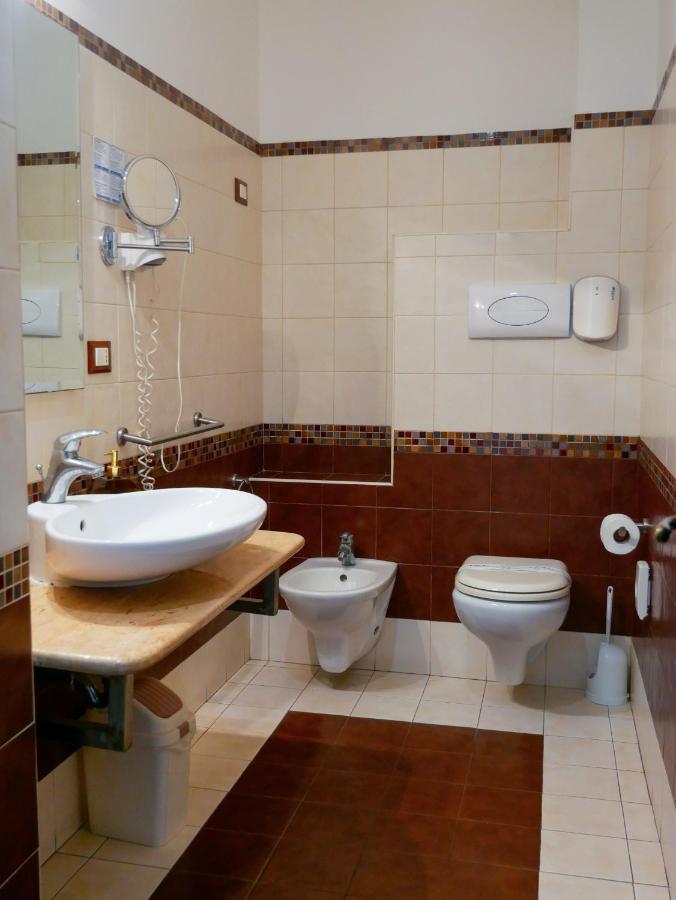 My Friend Antonia Bed and Breakfast Barcellona-Pozzo di Gotto Εξωτερικό φωτογραφία